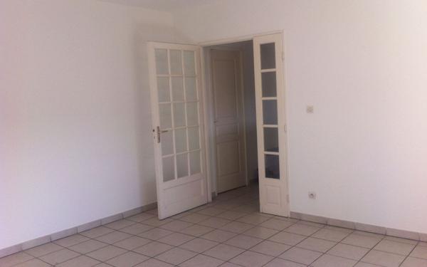 Appartement à louer    3 pièces •  Marignane