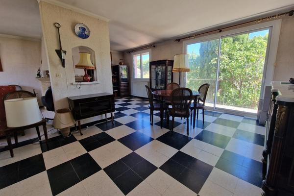 Maison
         6 pièces
        - 158 m² 690 000 € *