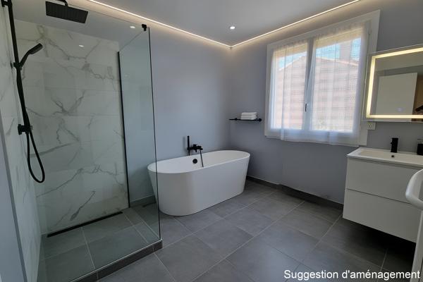 Maison
         6 pièces
        - 158 m² 690 000 € *