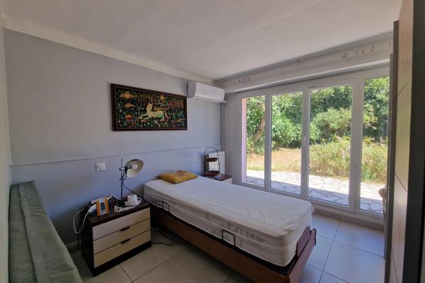 Maison
         6 pièces
        - 158 m² 690 000 € *