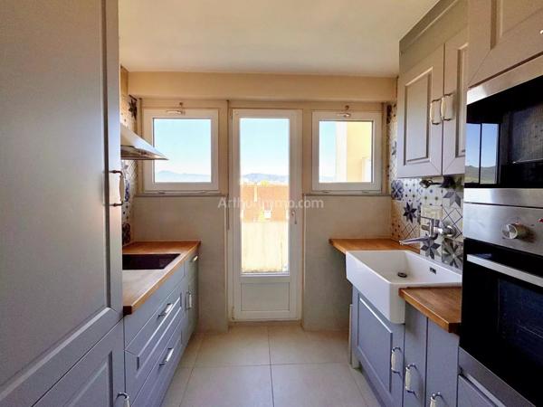 Vente                                                      Appartement
                        
                     2 pièces                      45 m2                     à Colmar