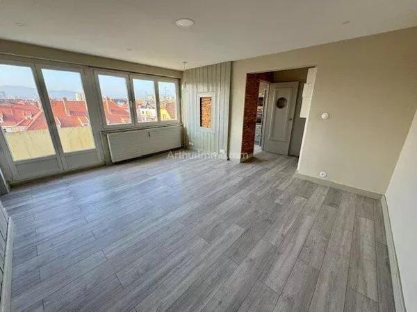 Vente                                                      Appartement
                        
                     2 pièces                      45 m2                     à Colmar