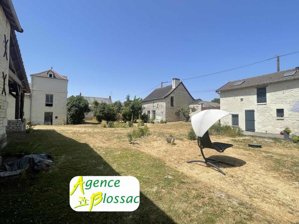 FERMETTE renovée AVEC SUPERBE PIGEONNIER ET DEPENDANCES - TERRAIN de 6841 m2