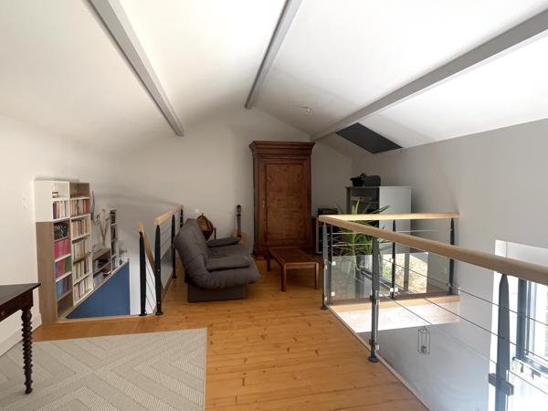 FERMETTE renovée AVEC SUPERBE PIGEONNIER ET DEPENDANCES - TERRAIN de 6841 m2