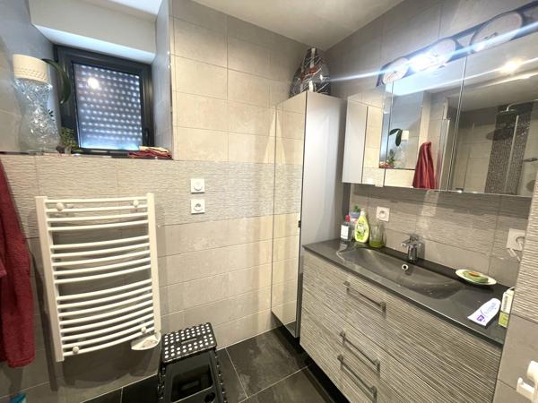 FERMETTE renovée AVEC SUPERBE PIGEONNIER ET DEPENDANCES - TERRAIN de 6841 m2