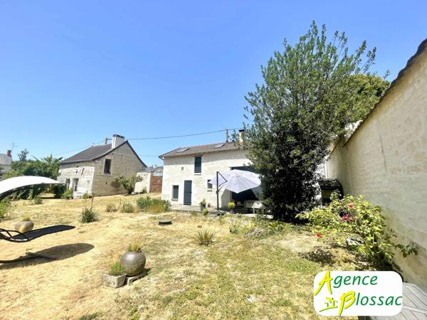 FERMETTE renovée AVEC SUPERBE PIGEONNIER ET DEPENDANCES - TERRAIN de 6841 m2