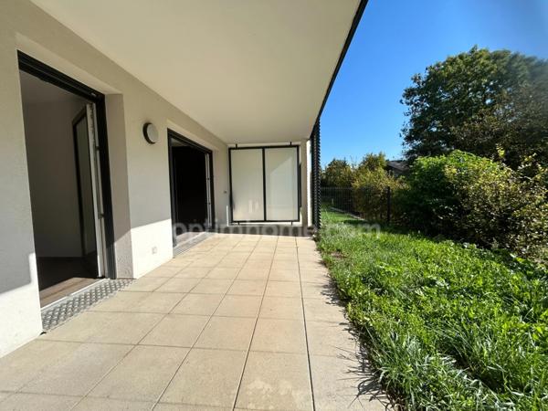 SAINT-LOUIS NEUWEG, résidence de Standing, superbe appartement rez de jardin 2pièces, terrasse, jardin privatif, cave, garage. Cadre verdoyant.