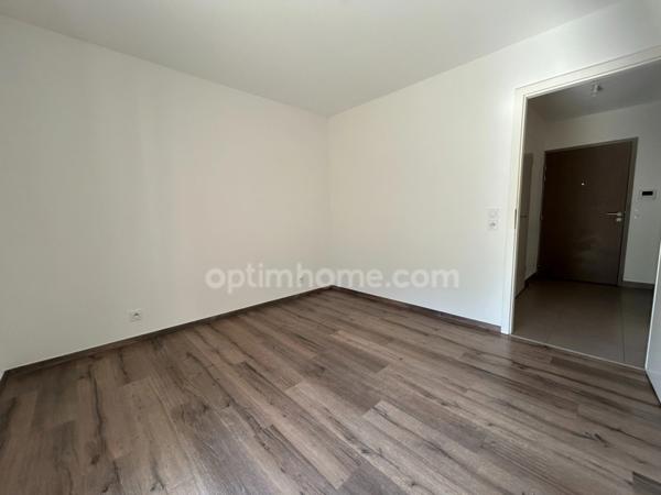 SAINT-LOUIS NEUWEG, résidence de Standing, superbe appartement rez de jardin 2pièces, terrasse, jardin privatif, cave, garage. Cadre verdoyant.