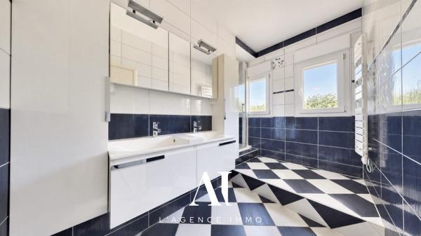 Villa T7 302m² Dpe A & A Sous-sol Garage Cessy 01170
