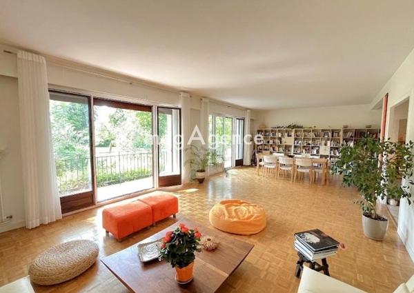 Appartement à SAINT-NOM-LA-BRETECHE, 78860 - 6 pièces 165m²