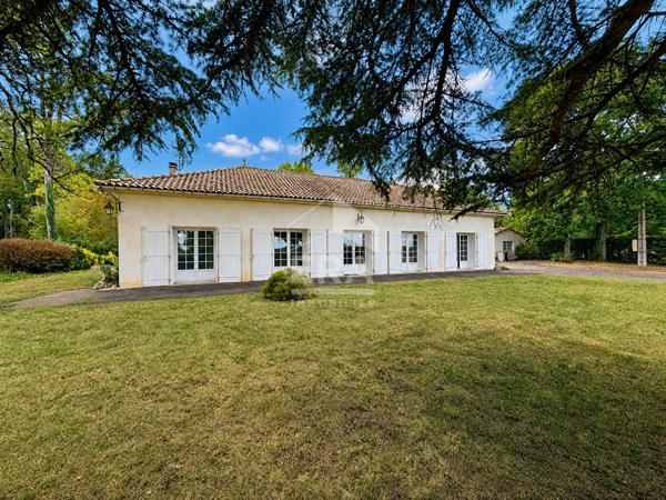Maison Dirac , proche Garat, 6 pièce(s) 156 m2, 4 ch, dépendance