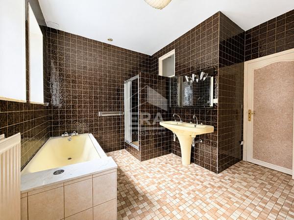 Maison Dirac , proche Garat, 6 pièce(s) 156 m2, 4 ch, dépendance