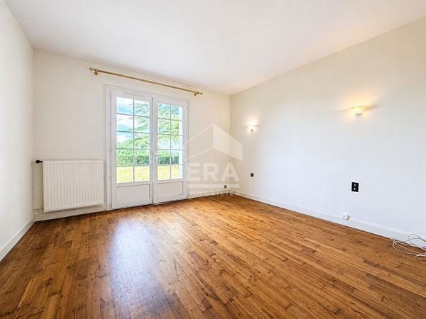 Maison Dirac , proche Garat, 6 pièce(s) 156 m2, 4 ch, dépendance
