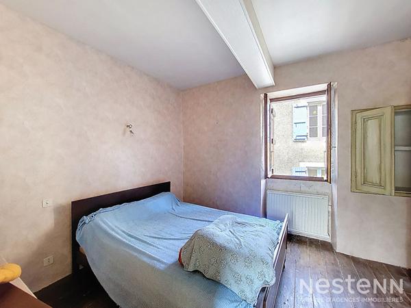 A Vendre Maison de ville en pierre de 123 m² habitable de plain-pied à proximité immédiate des commodités