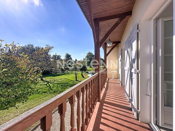 A vendre Maison Mirande centre 8 pièces 190 m2 parc arboré dépendance piscine et garage