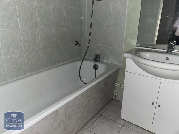 Appartement à louer 3 pièces 62.68m² Fougères (35300)