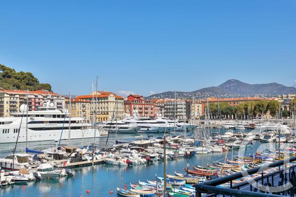 Maison à vendre  10 pièces - 280,32 m2 NICE - 06