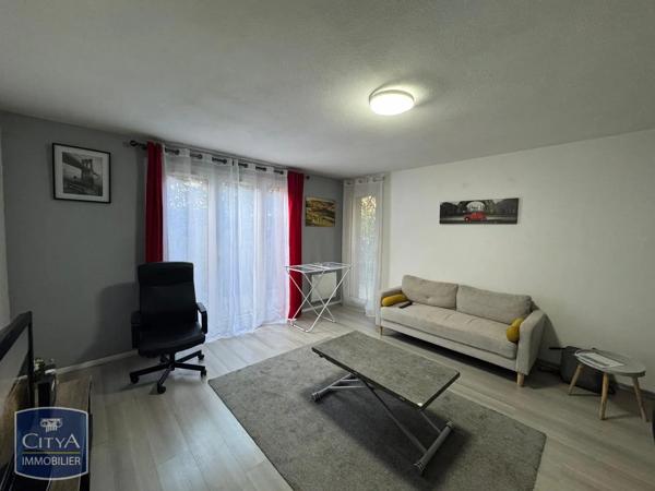 Appartement à louer 2 pièces 47.68m² Gex (01170)