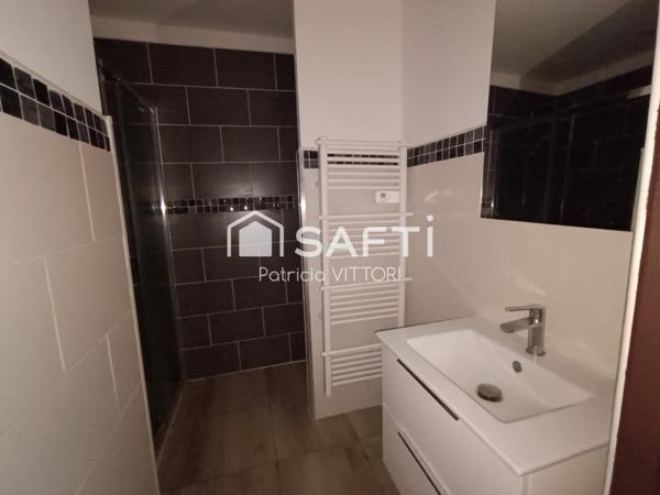 Ensemble immobilier en pierre – Fort potentiel – Centre de La Baconnière