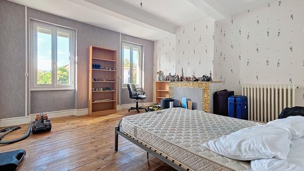 Maison de ville avec jardin attenant