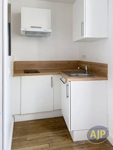 Appartement à louer Segre : 2 pièces, 26m² avec 1 chambre(s) à 420€ - AJP Immobilier Segré