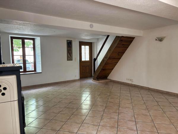 Maison de village avec jardin