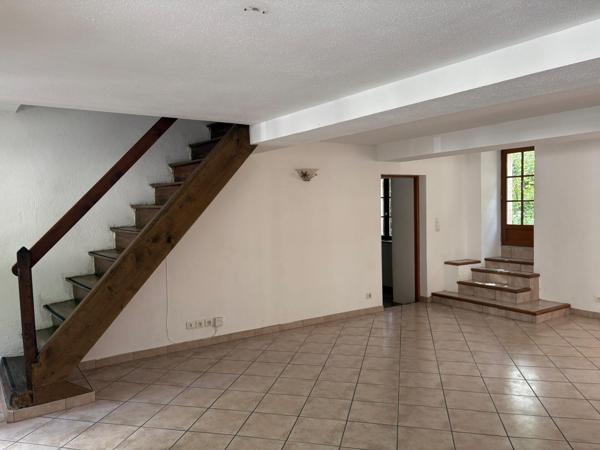 Maison de village avec jardin
