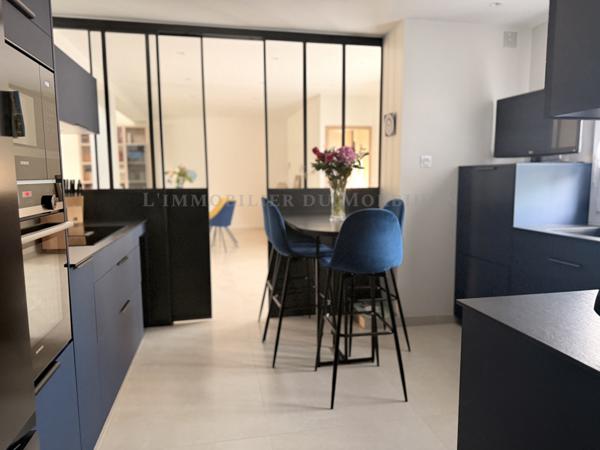 Saint-Armel (56450) Saint-Armel – Élégante demeure familiale avec parc paysager et piscine.