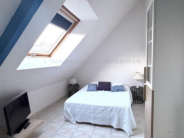 Saint-Armel (56450) Saint-Armel – Élégante demeure familiale avec parc paysager et piscine.