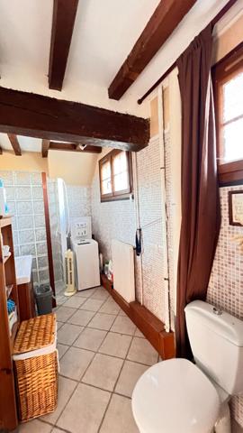 BEAUVAIS PROCHE.... Maison 7 Pièces, Salon cathédrale, cuisine, 3 chambres, jardin 730 m2, dépendances