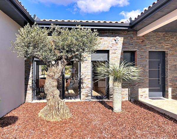 Maison de plain pied secteur St Martial Montauban 6 pièce(s) 172 m2