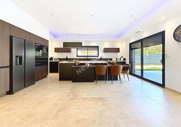 Maison de plain pied secteur St Martial Montauban 6 pièce(s) 172 m2