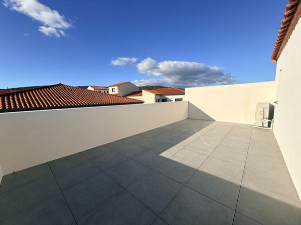 Maison 3 faces 130 m² environ, avec jardin et garage à Thuir.