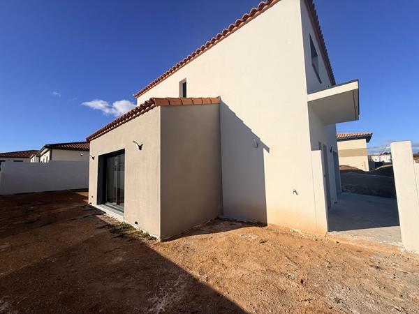 Maison 3 faces 130 m² environ, avec jardin et garage à Thuir.