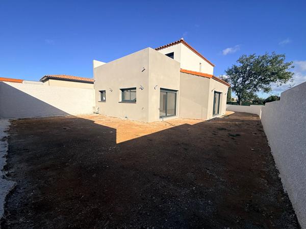 Maison 3 faces 130 m² environ, avec jardin et garage à Thuir.