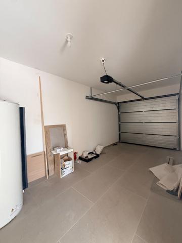 Maison 3 faces 130 m² environ, avec jardin et garage à Thuir.