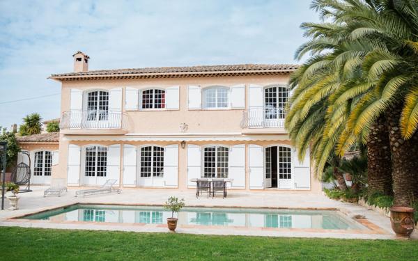 Maison à vendre    5 pièces • 200 m2 Le Cannet