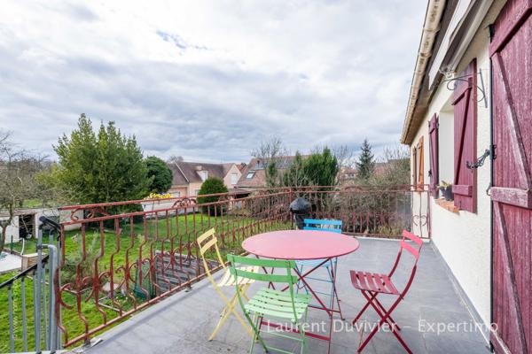 Coignières (78310) Maison familiale lumineuse avec jardin, terrasses et piscine – Coignières centre