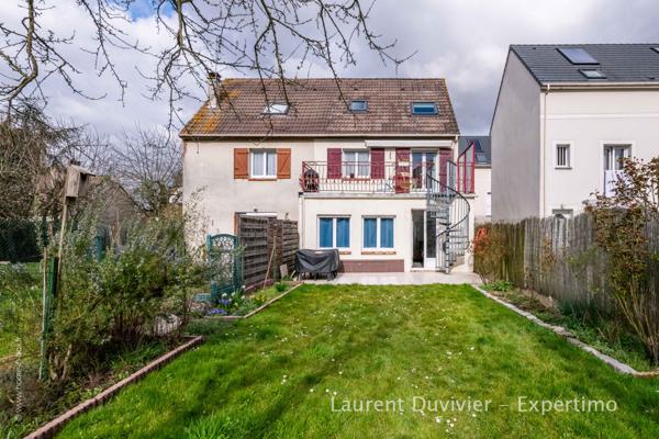 Coignières (78310) Maison familiale lumineuse avec jardin, terrasses et piscine – Coignières centre