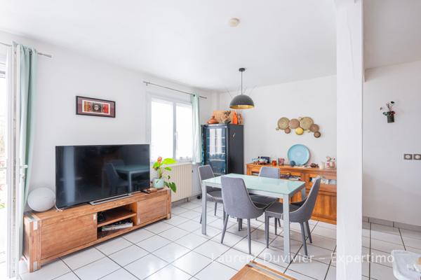 Coignières (78310) Maison familiale lumineuse avec jardin, terrasses et piscine – Coignières centre