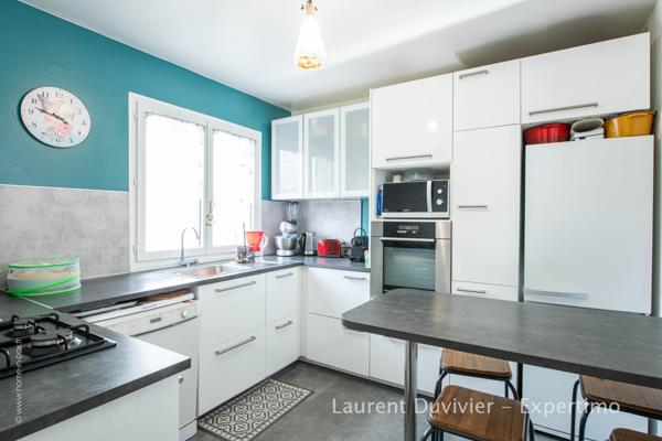 Coignières (78310) Maison familiale lumineuse avec jardin, terrasses et piscine – Coignières centre