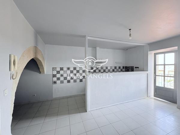 T3 EN DERNIER ETAGE AVEC BALCON ET CAVE