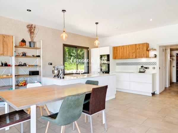 AIX-EN-PROVENCE OUEST – FONFIGUIÈRE | Villa contemporaine 5 chambres – 2 500 m² de terrain – Piscine 12×5