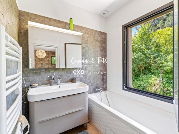 AIX-EN-PROVENCE OUEST – FONFIGUIÈRE | Villa contemporaine 5 chambres – 2 500 m² de terrain – Piscine 12×5