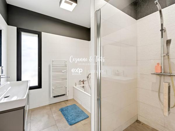AIX-EN-PROVENCE OUEST – FONFIGUIÈRE | Villa contemporaine 5 chambres – 2 500 m² de terrain – Piscine 12×5