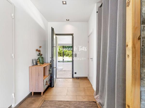 AIX-EN-PROVENCE OUEST – FONFIGUIÈRE | Villa contemporaine 5 chambres – 2 500 m² de terrain – Piscine 12×5