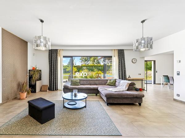 AIX-EN-PROVENCE OUEST – FONFIGUIÈRE | Villa contemporaine 5 chambres – 2 500 m² de terrain – Piscine 12×5