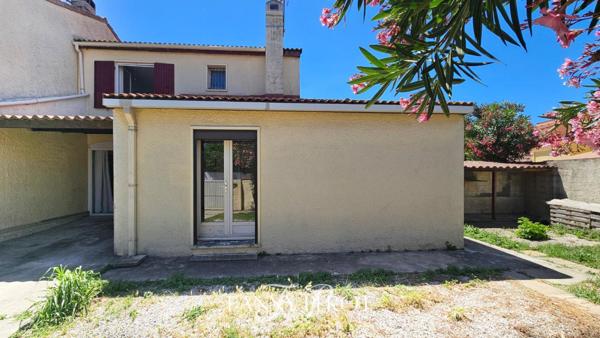 Maison 3 faces de plus de 100m² sur 440m² de terrain avec piscine