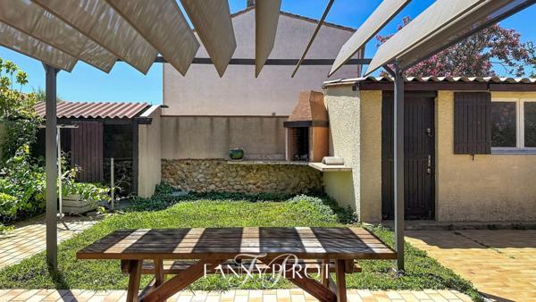Maison 3 faces de plus de 100m² sur 440m² de terrain avec piscine