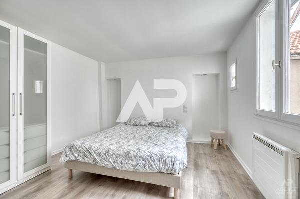 Appartement Rueil Malmaison 2 pièce(s) 49.04 m2 299 000 € **  - Référence  19907